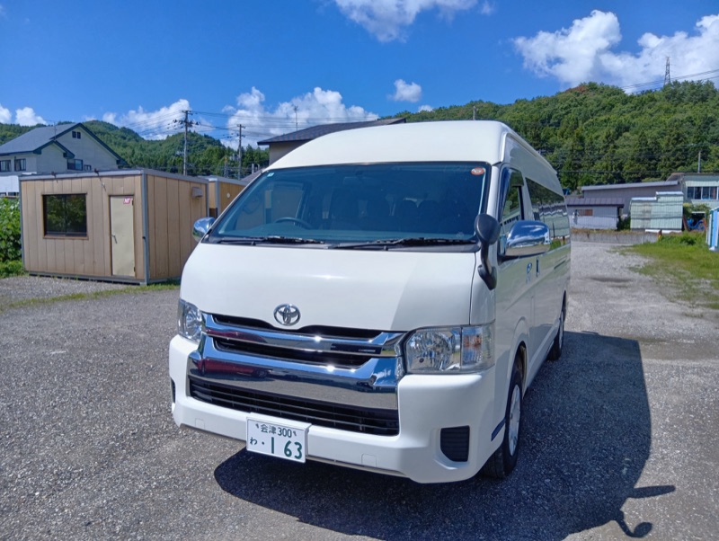 トヨタ ハイエースグランドキャビン（定員10名）